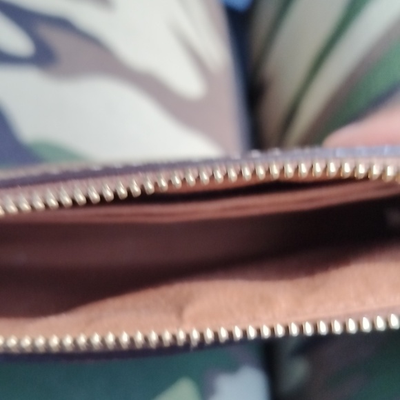 Coach wristlets snowflakes ❄️❄️❄️ - Picture 10 of 10